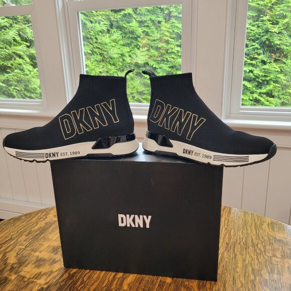 DKNY Women's Nona Pull-On Logo Sock Sneakers. 6.5. Black. - Picture 3 of 16